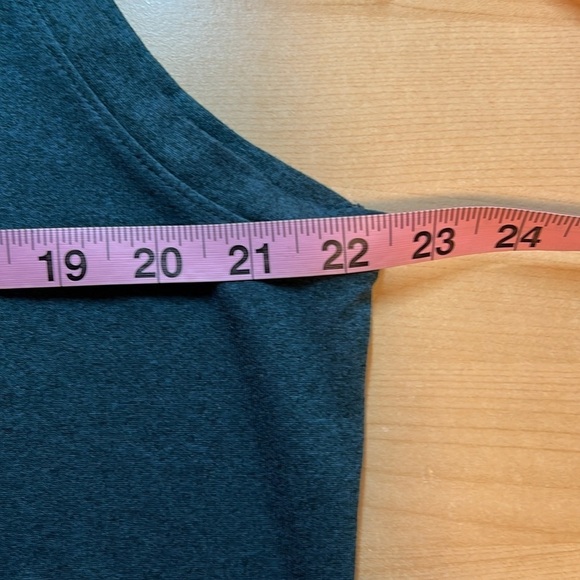 Old Navy Active Core Sleeveless Shirt Size XL - Picture 6 of 6
